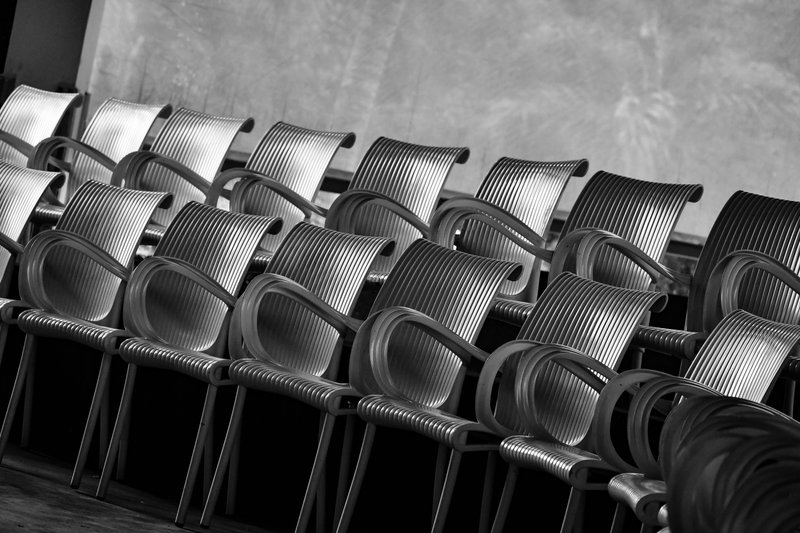 Monomad || White chairs.