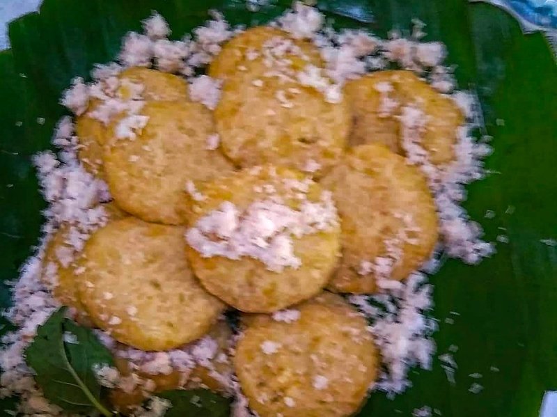 This coconut apem cake