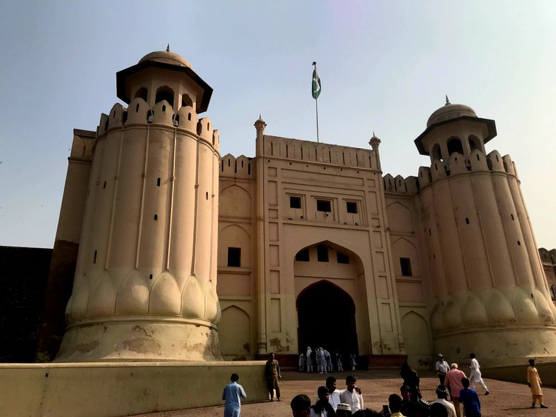 Going Back in Time and exploring Lahore Fort (Shahi Qila)