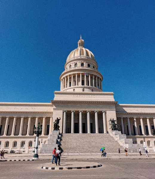 🇪🇸: Un paseo por la historia y el arte del Capitolio de La Habana
🇬🇧:A walk through the art and history of the Capitol of Havana 