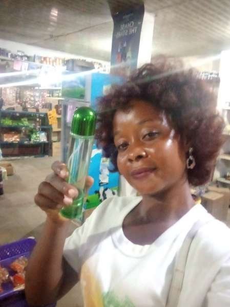 I visited Dikkies Supermarket & paid Hive Dollars & here is my review