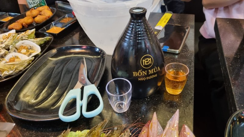 f&b