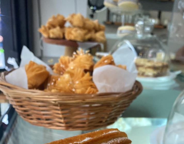 Pasteles, churros, and homeland ||  Pasteles, churros y patria [Eng/Esp]