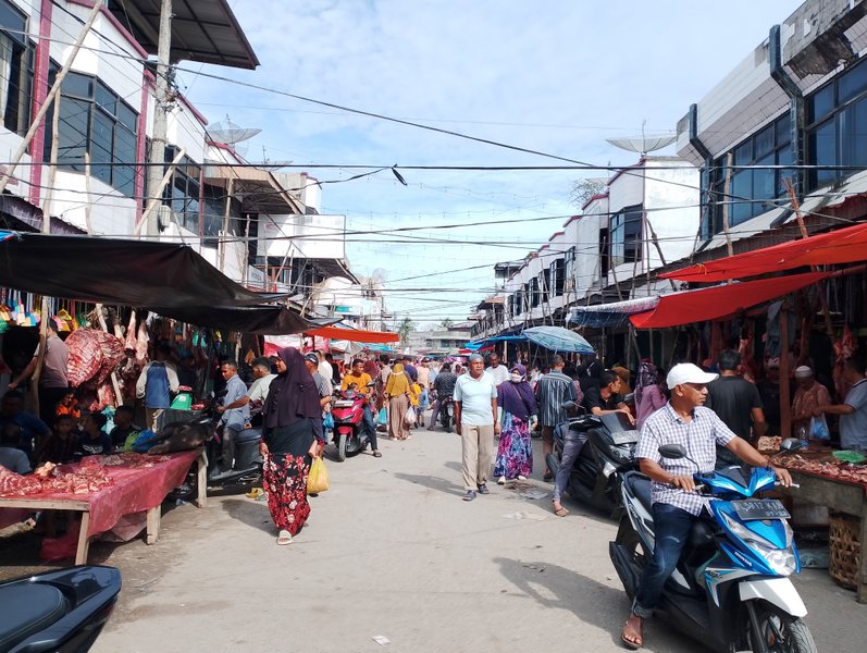 The atmosphere of Megang Market, Aceh 🥩