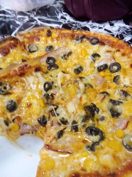 Mes de mayo, entre pizzas y grandes celebraciones|(Es/En)
