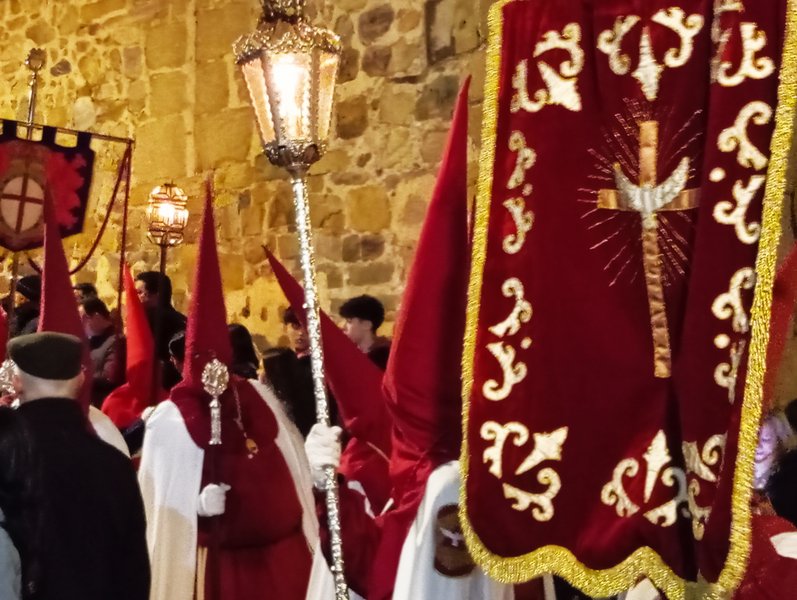Algunos detalles de la procesión del Santo Entierro...