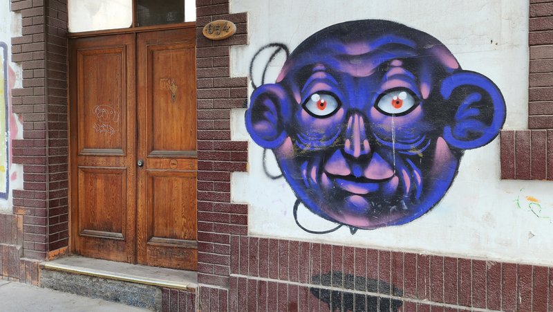 Antofagasta Street Art (En/Es)  | Watching you — Observándote