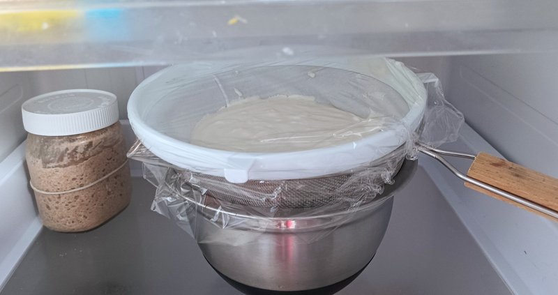 QUESO DE YOGURT GRIEGO: “LABNEH”/GREEK YOGURT CHEESE: “LABNEH”.