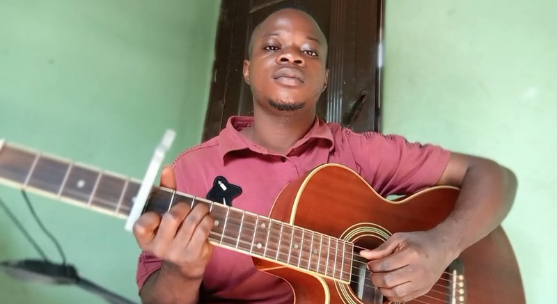 Hive music festival week 137 Round 2 // Eze Ebube covered by @sampraise77