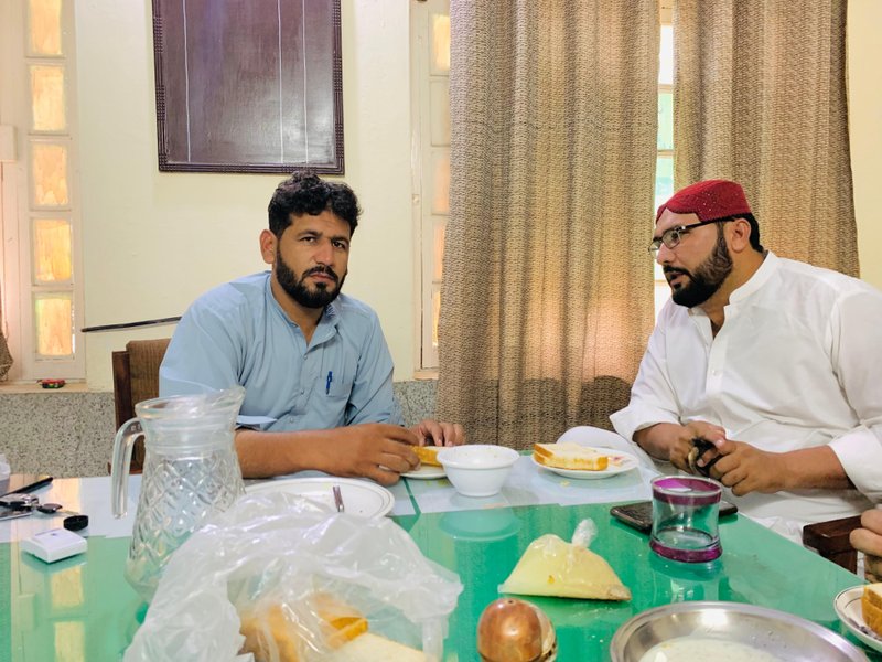 Enjoy Sandwich and Samosa Party with friends.