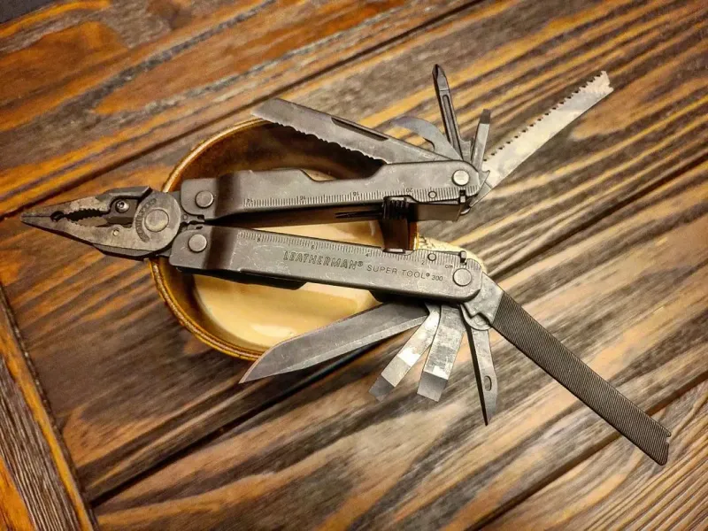Review: Bug Out Bag, LEATHERMAN Super Tool 300 Multitool