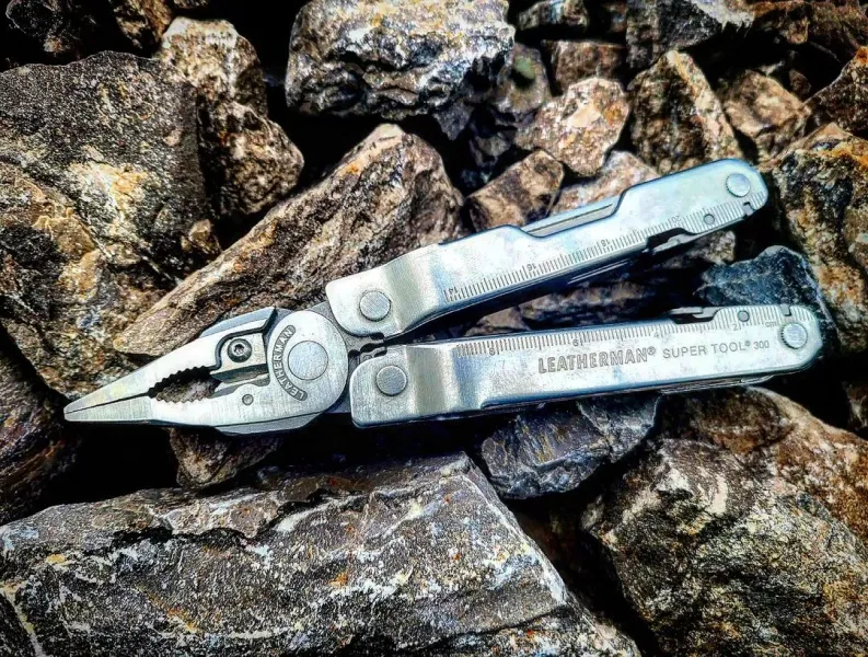 Review: Bug Out Bag, LEATHERMAN Super Tool 300 Multitool