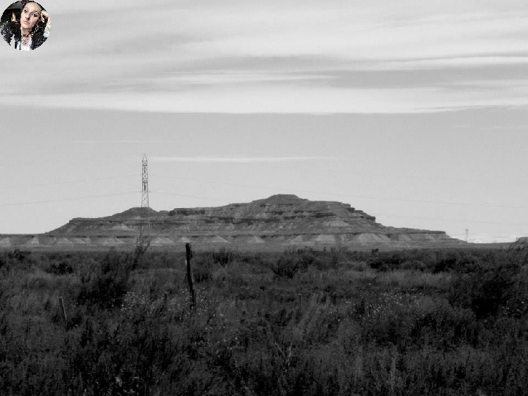 02.-Cerro en la ruta pasada Neuquen.png