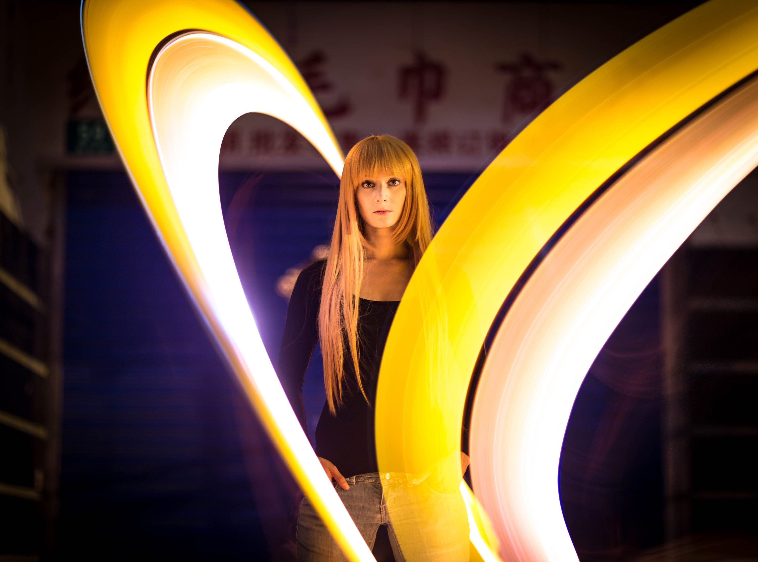 LightPainting-Gunnar-Heilmann-tube-Portrait-yello-china.jpg