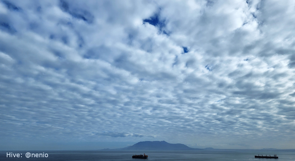clouds-ships-001.jpg