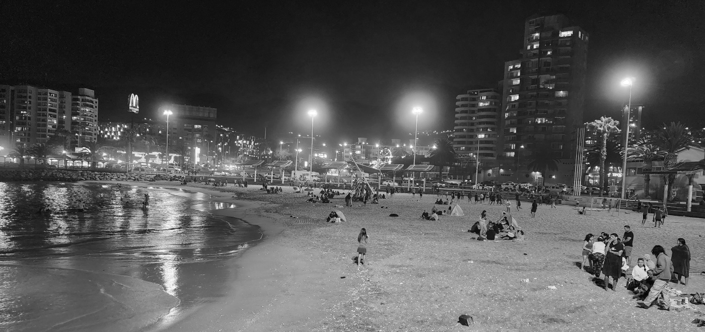 beach-night-001-bw.jpg