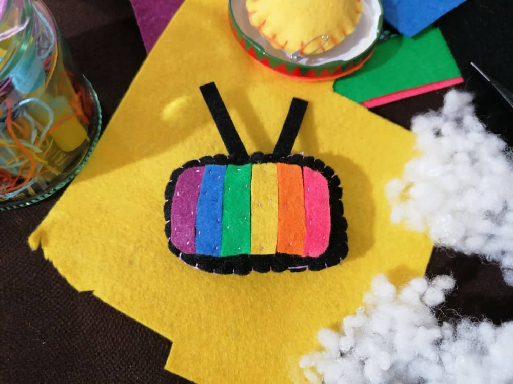 felt-tv-diy (4).jpeg