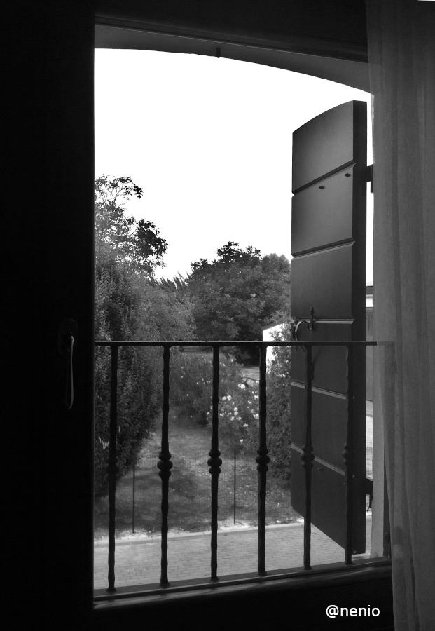 a_room_with_view-bw.jpg