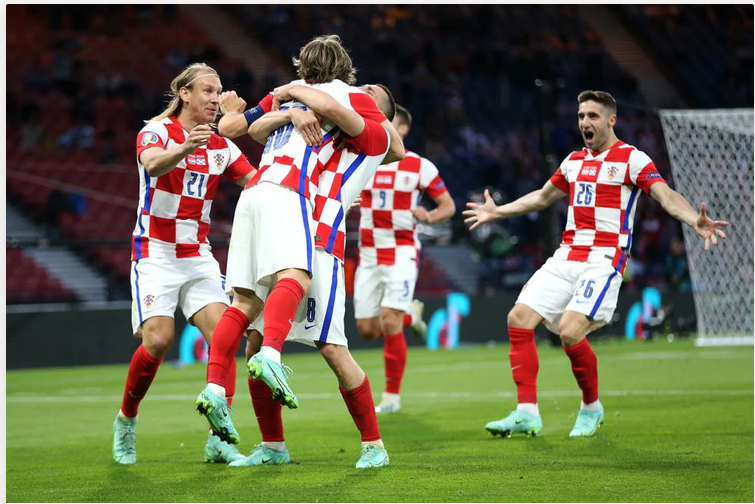 18.-Eurocopa-2020-clasifican-Inglaterra-Croacia-RepCheca-Modric-gol.png