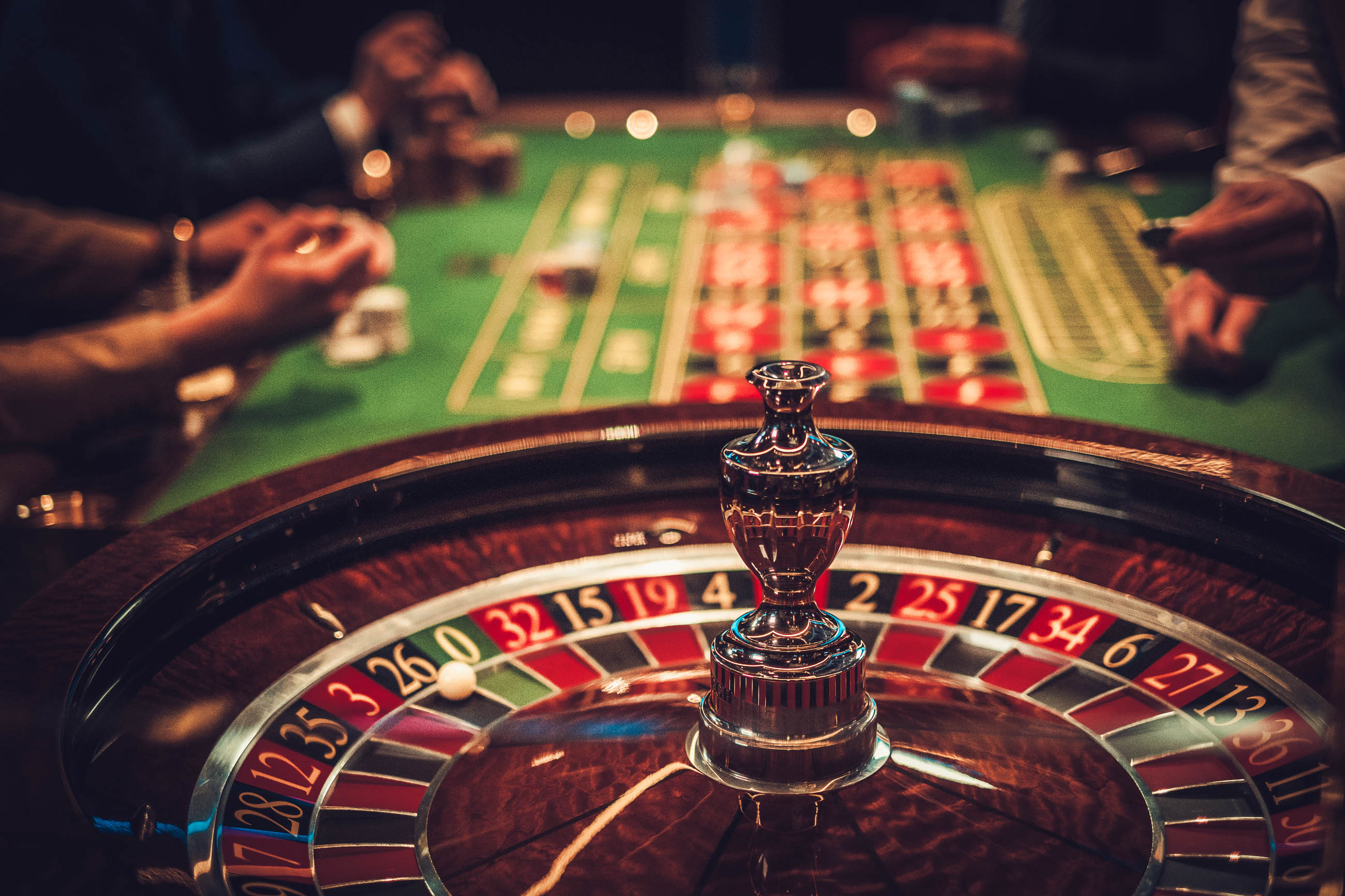 einbesuchimcasinoistimmereinerlebnisvollelegantemambienteundprickelnderspannungnejronphotostockadobecom.jpg