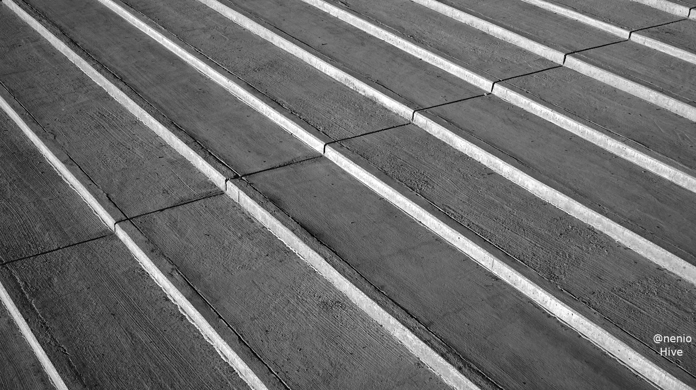 stairs-002-bw.jpg