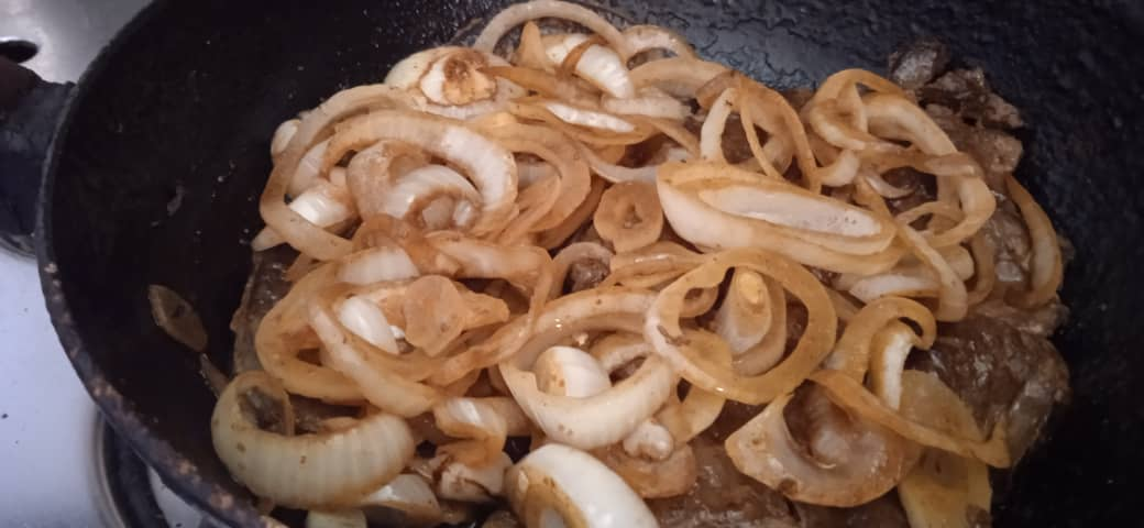 How to prepare Liver with Onions. ~Cómo preparar Hígado Encebollado