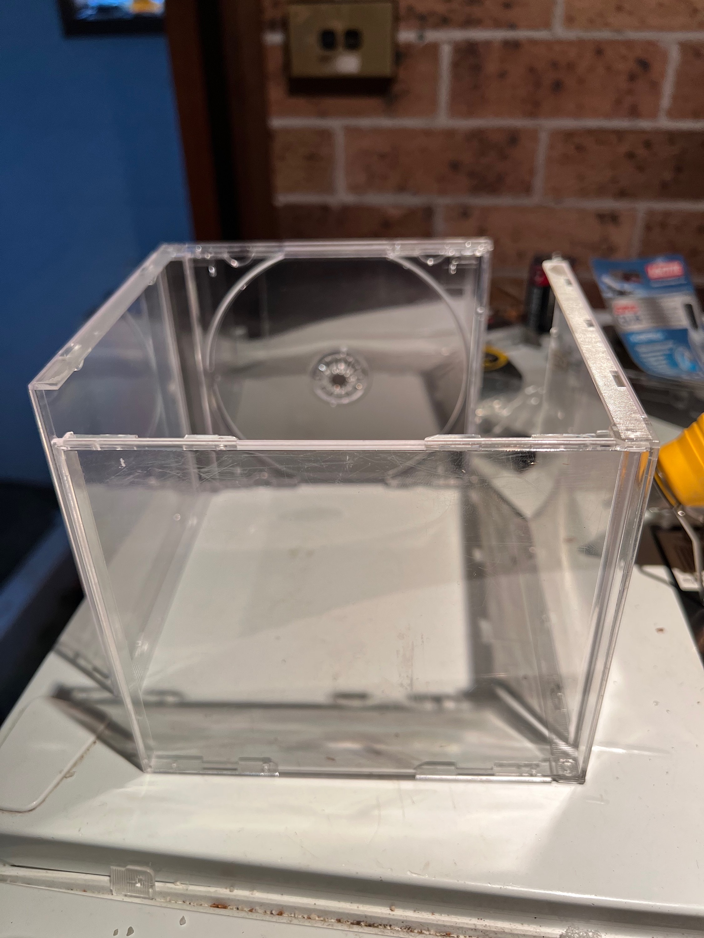 Building a jumping spider enclosure from old CD boxes