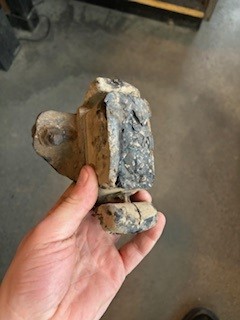 BROKEN ENGINE MOUNT 3.jpg