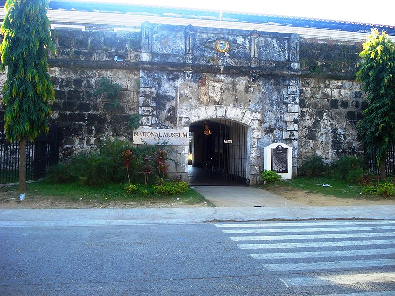 800px-Main_Entrance_in_Fort_Pilar_Museum.jpeg