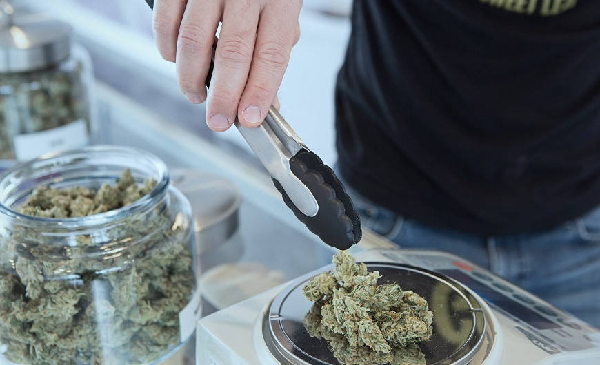 orvosi-kannabisz-ara.jpg