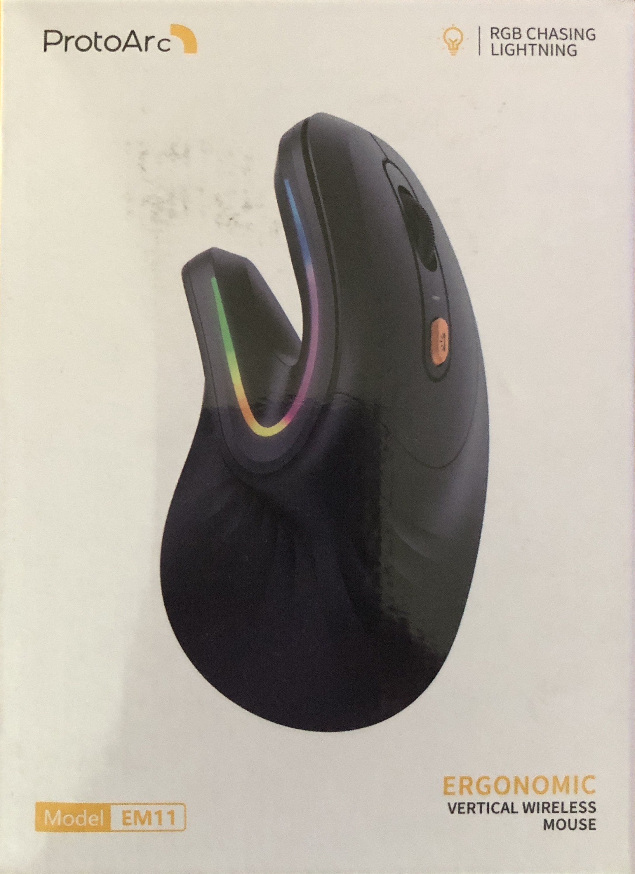 ProtoArc EM11 Wireless Vertical Ergonomic RGB Mouse.JPG