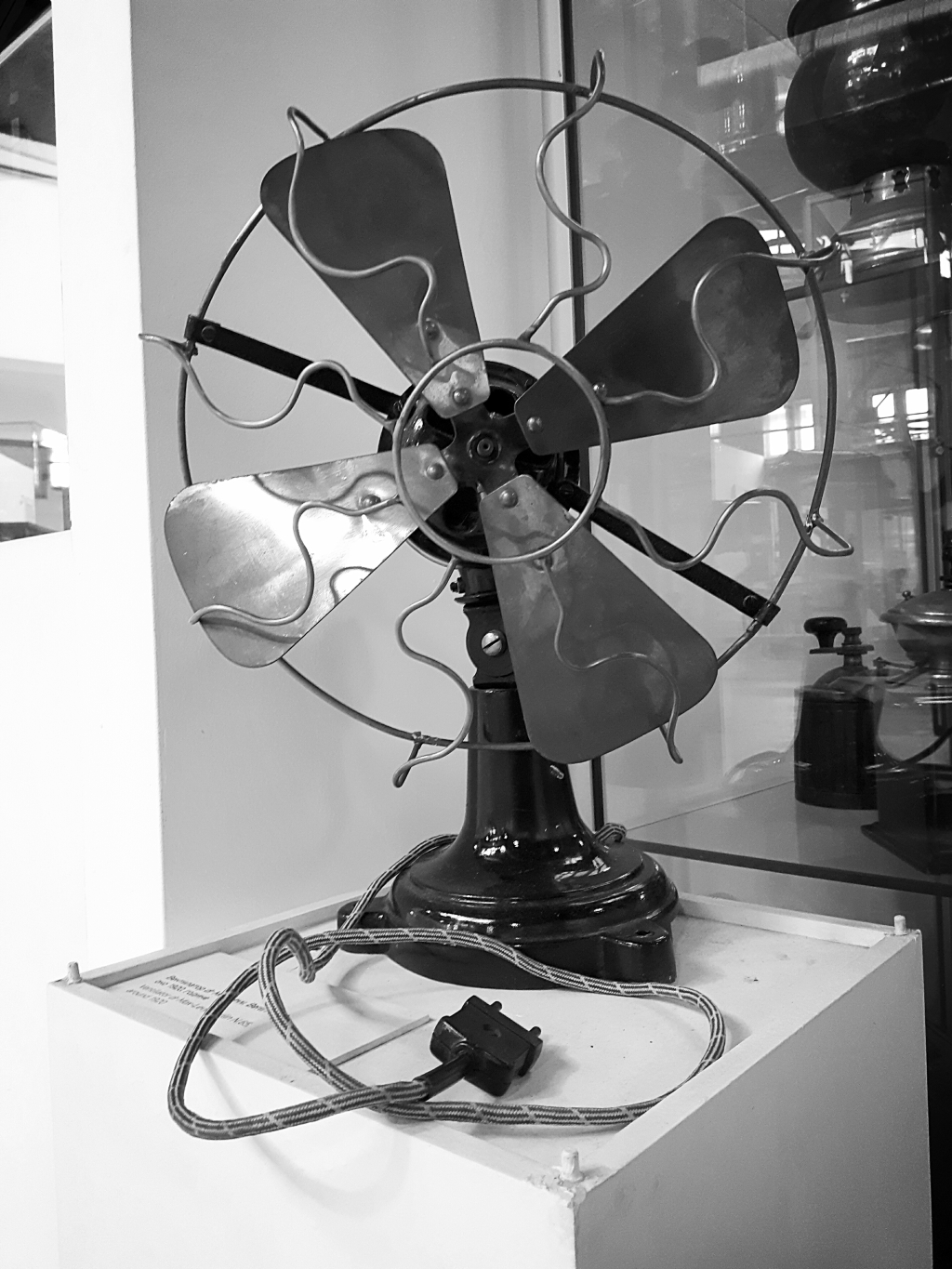 20230409_121724_bw.jpg