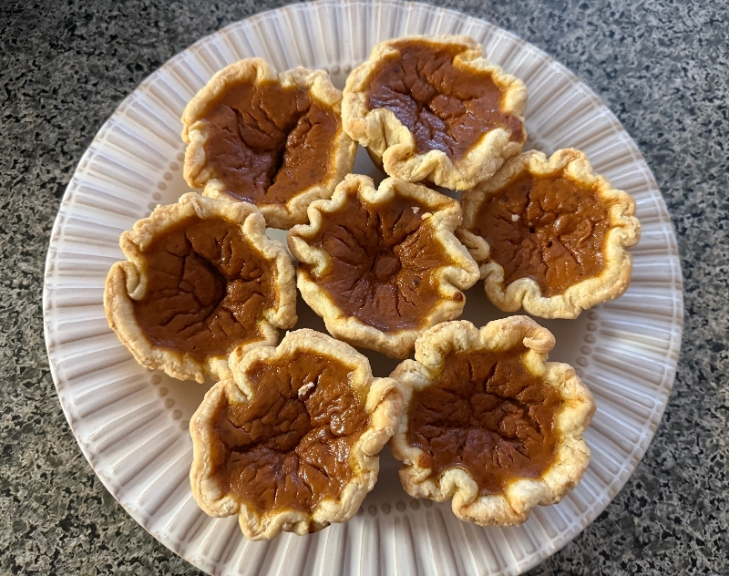 baking-foodiesbeehive-pumpkin-tarts-7.jpg