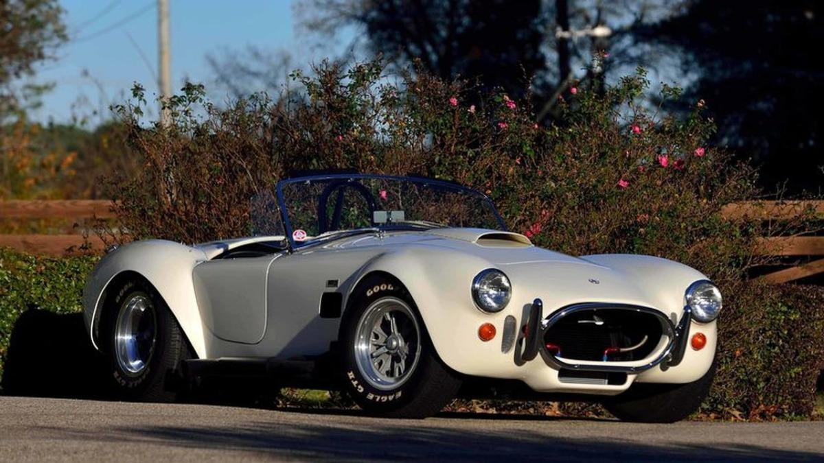 542519-shelby-cobra-roadster-1964-1967-1.jpg