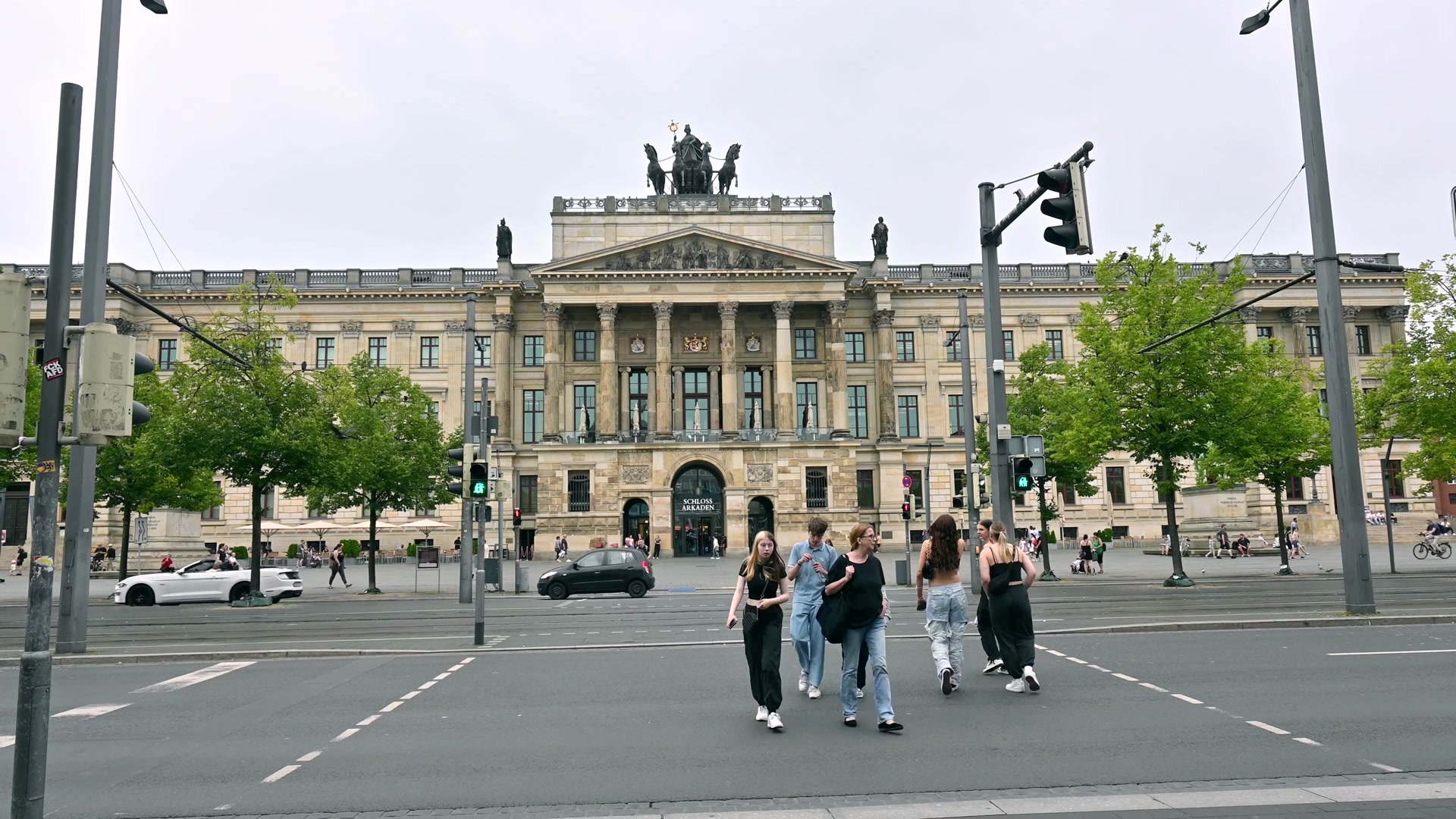 050.jpg