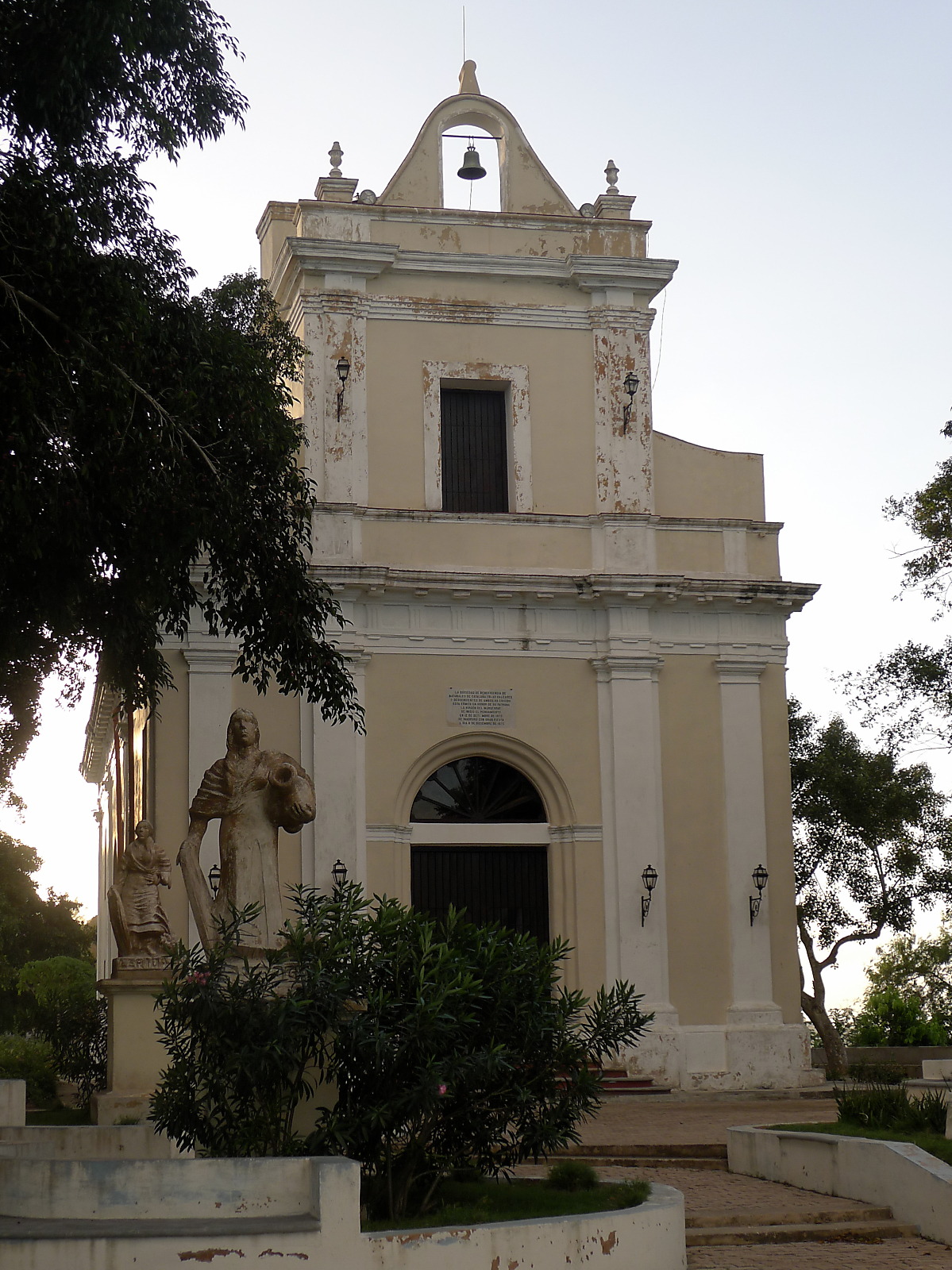 03 iglesia de montserrat cuba matanzas.jpg