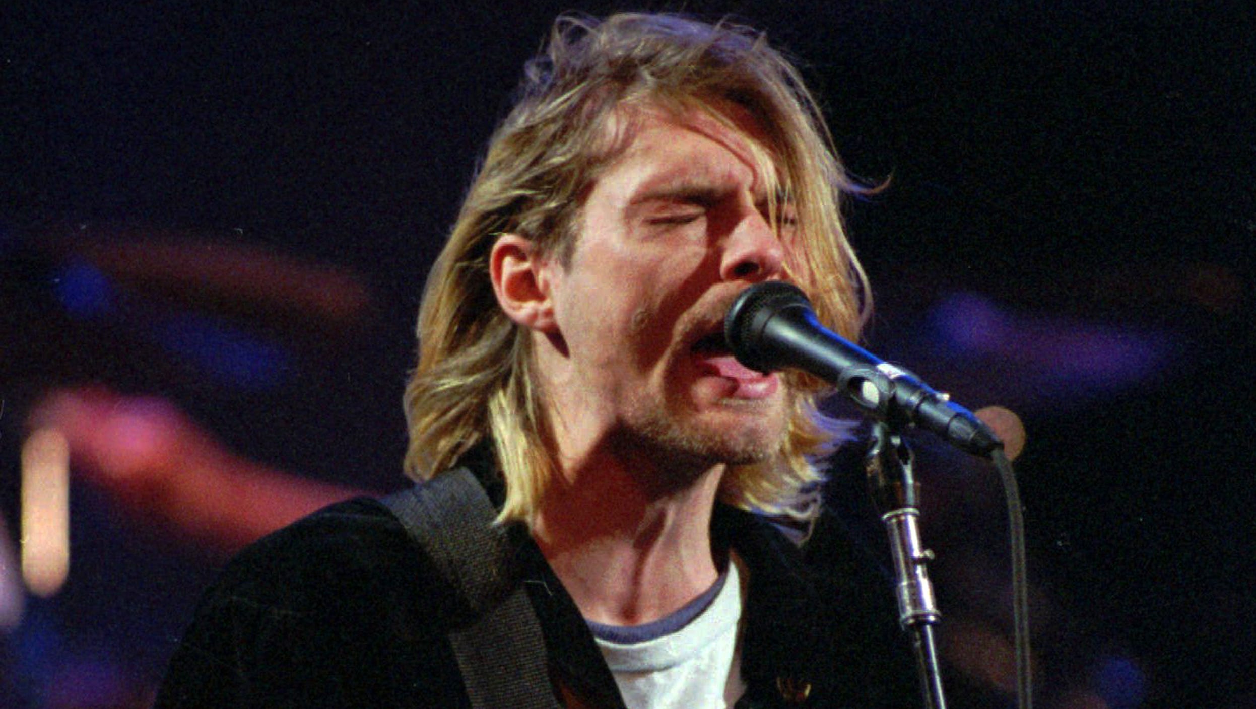 636269762670110935-AP-Music-Kurt-Cobain.jpg