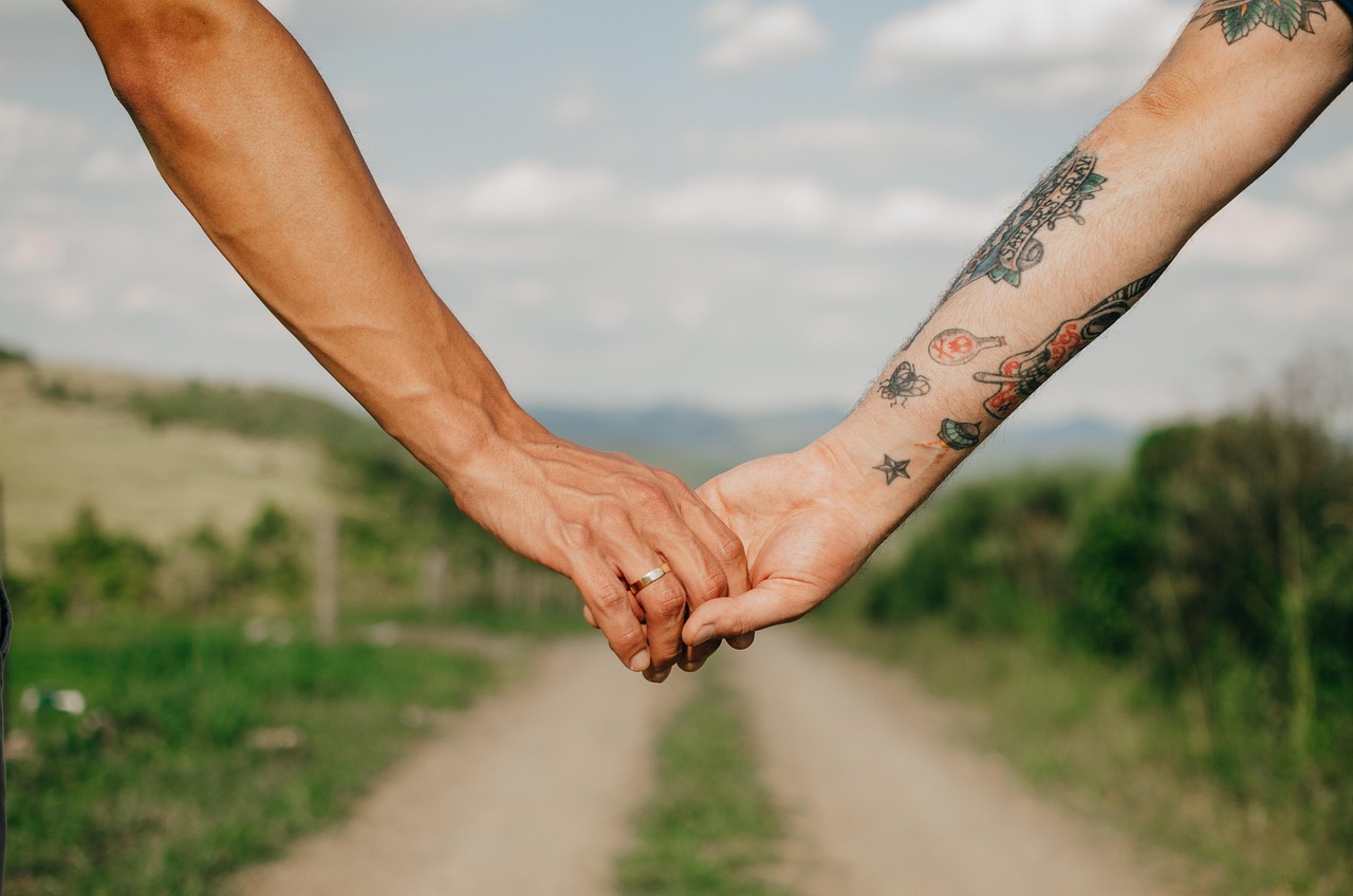 lovers-7258609_1280.jpg