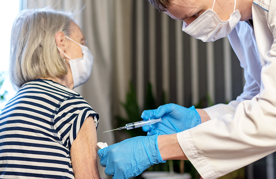 old-Woman-Receives-The-covid-vaccine.jpg