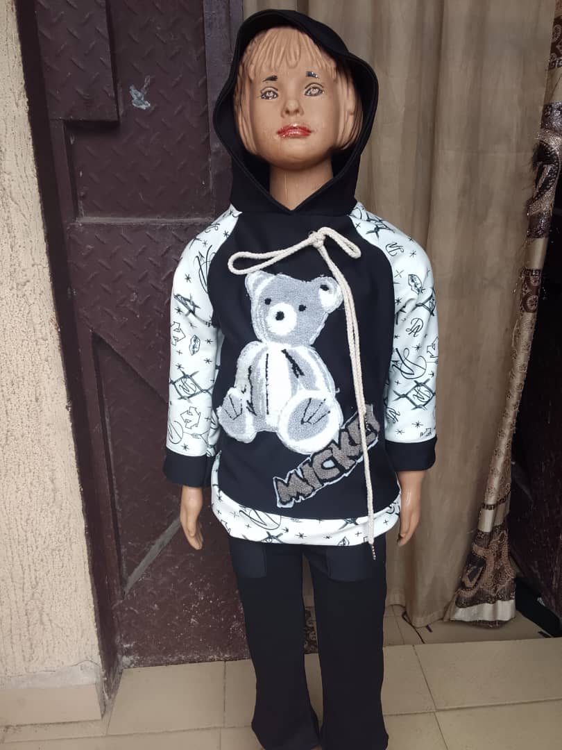 My first sewing project: A huddy and trouser for my niece 