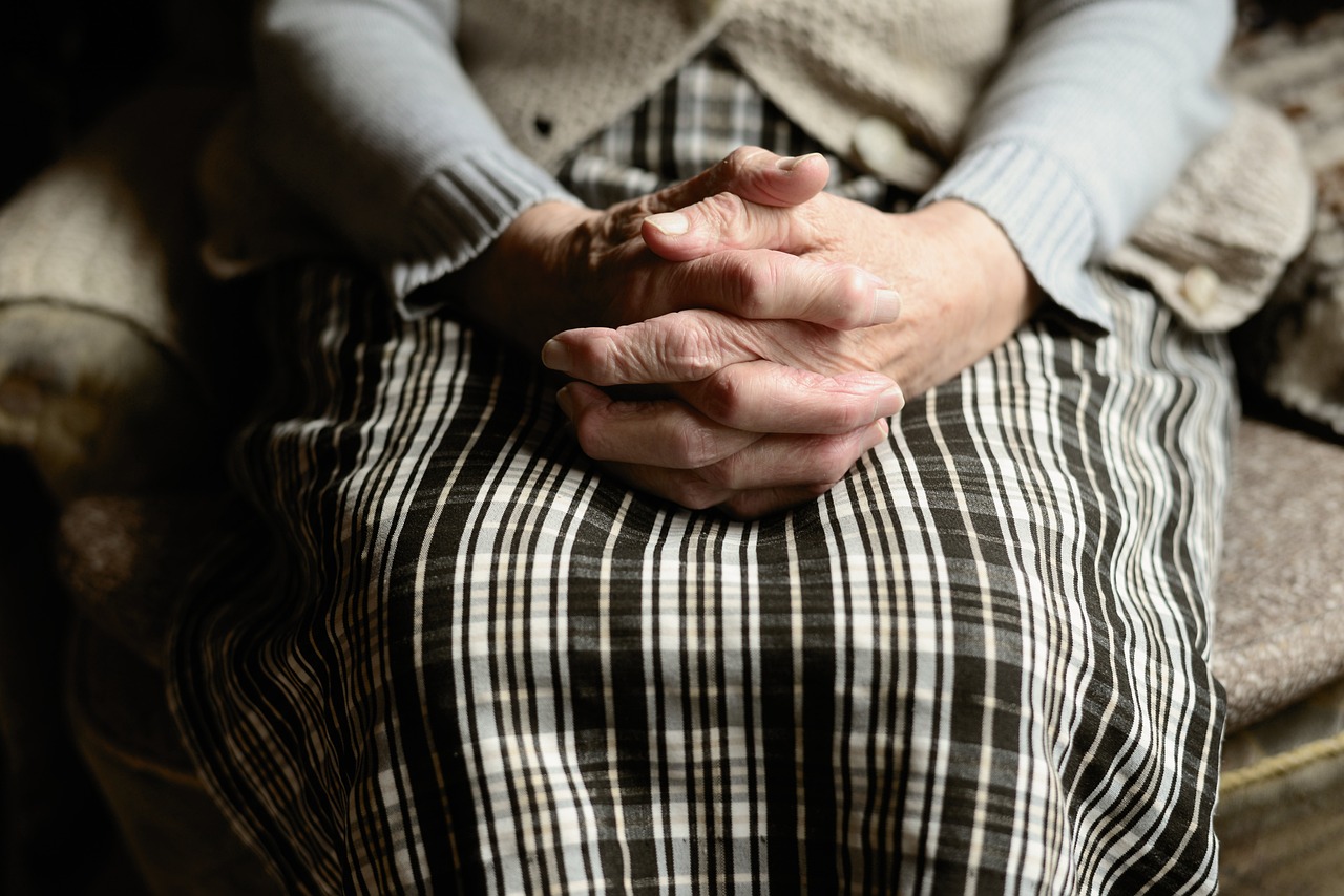 hands-4051469_1280%20(1).jpg
