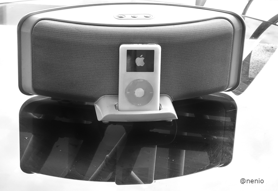 ipod-001-bw.jpg