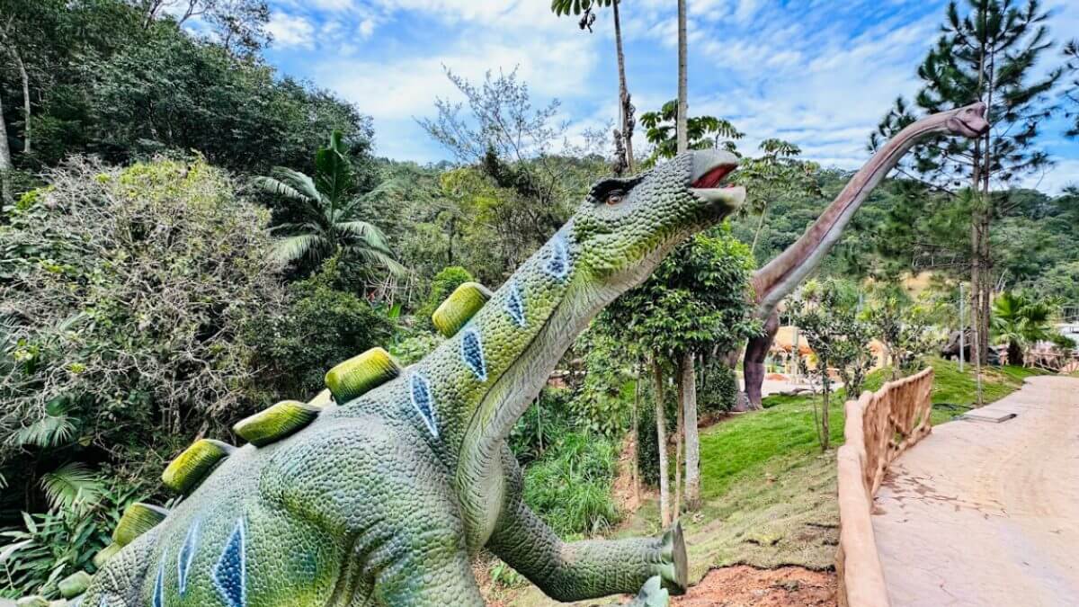 parque-dinossauros-bc.jpg