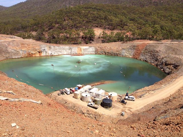 CSIRO_ScienceImage_2181_View_of_a_mine_wastewater_pit.jpg