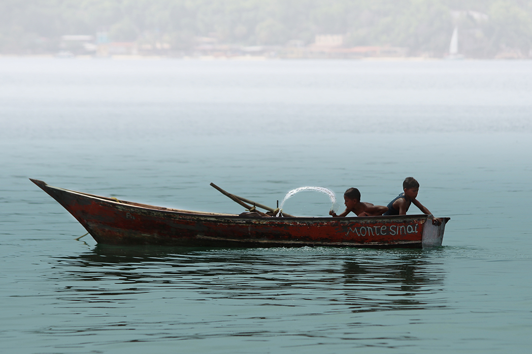 niños pescadores 1.jpg