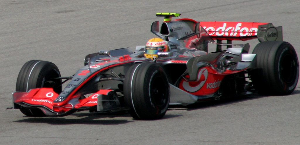 06.-Hamilton&Mercedes-1.jpg