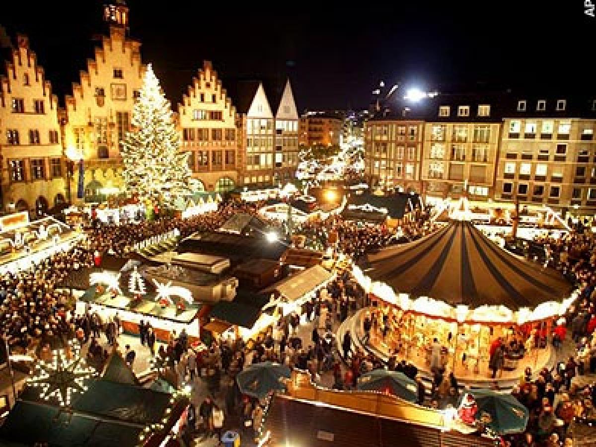 Bruges Christmas Markets_wikicc.jpg