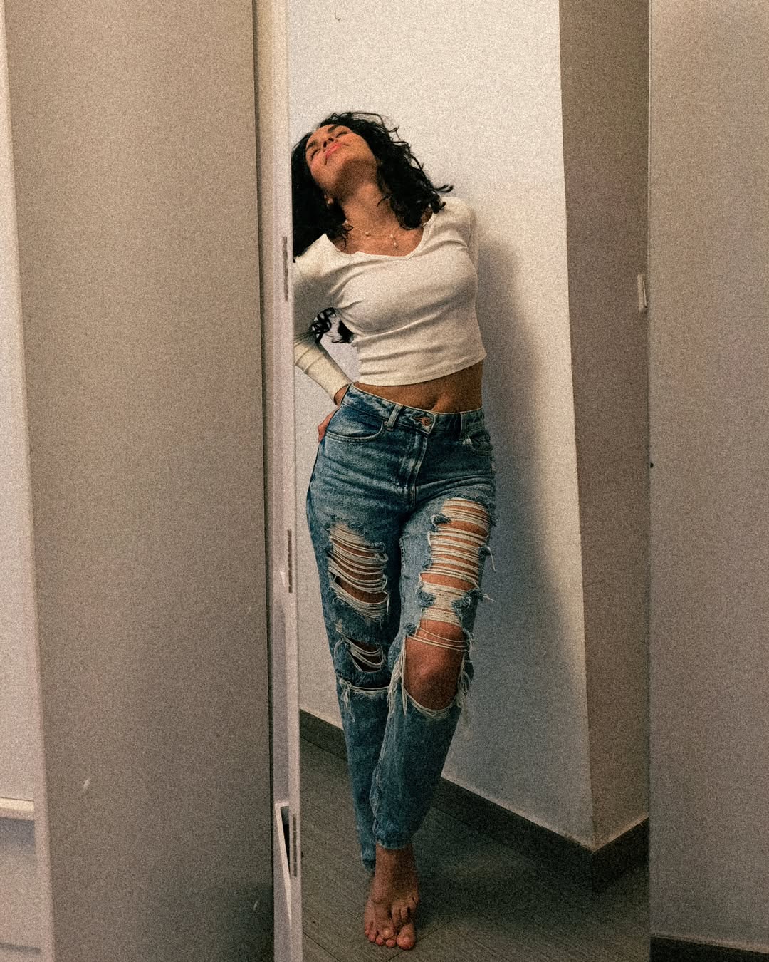 No hay mejor lugar que el de tu cuerpo y mente vibrando en armonía con el universo  Top model  @hildegartte.heic.jpg