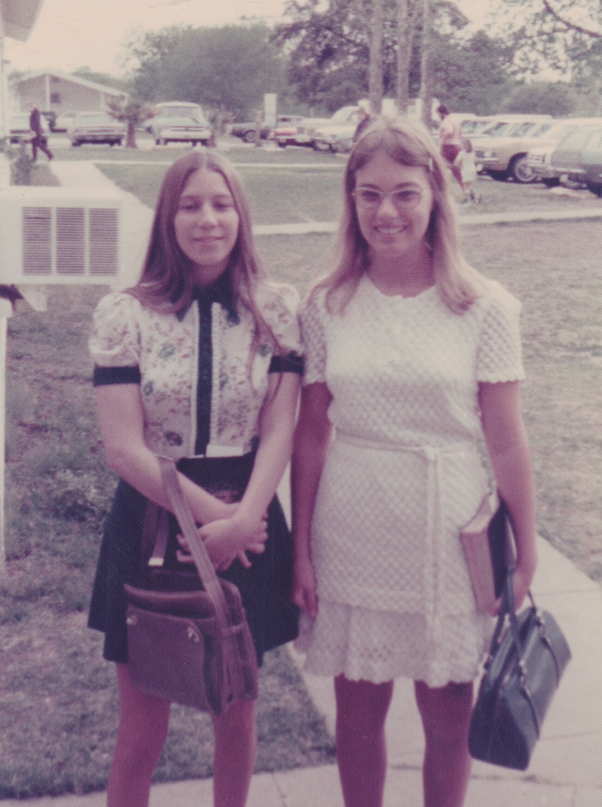 1976-03 - Marilyn Morehead, Kathy Klaus - 01.jpg