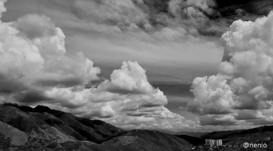 clouds-caracas-010-bw.jpg